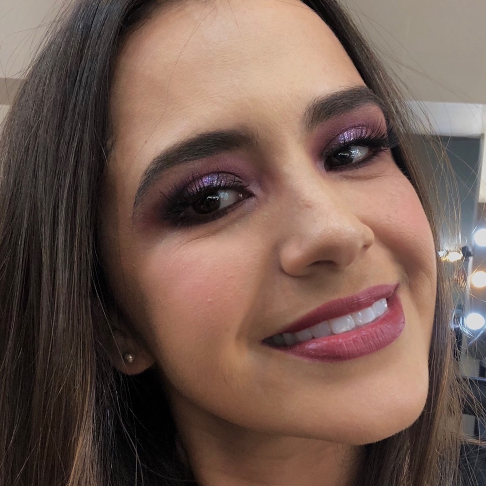 Meet your Posher, Ilia